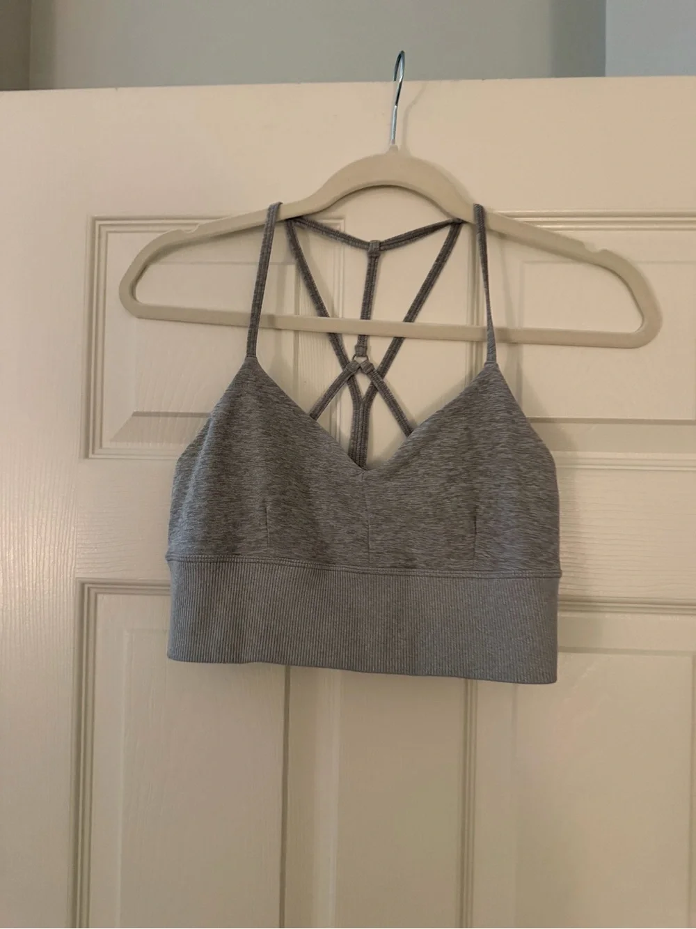 ALO Yoga Alosoft Lavish Bra in Dove Grey size M